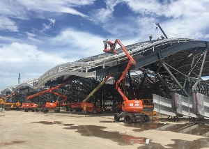 曲臂高空作業(yè)平臺出租